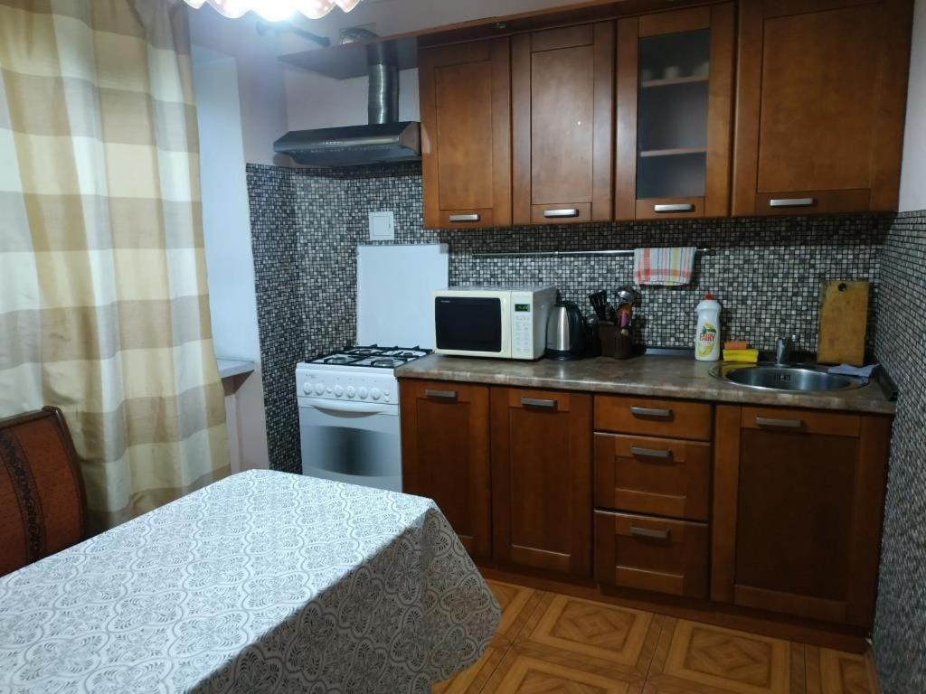 Nice Apartment Near Gulliver Kiev Bagian luar foto